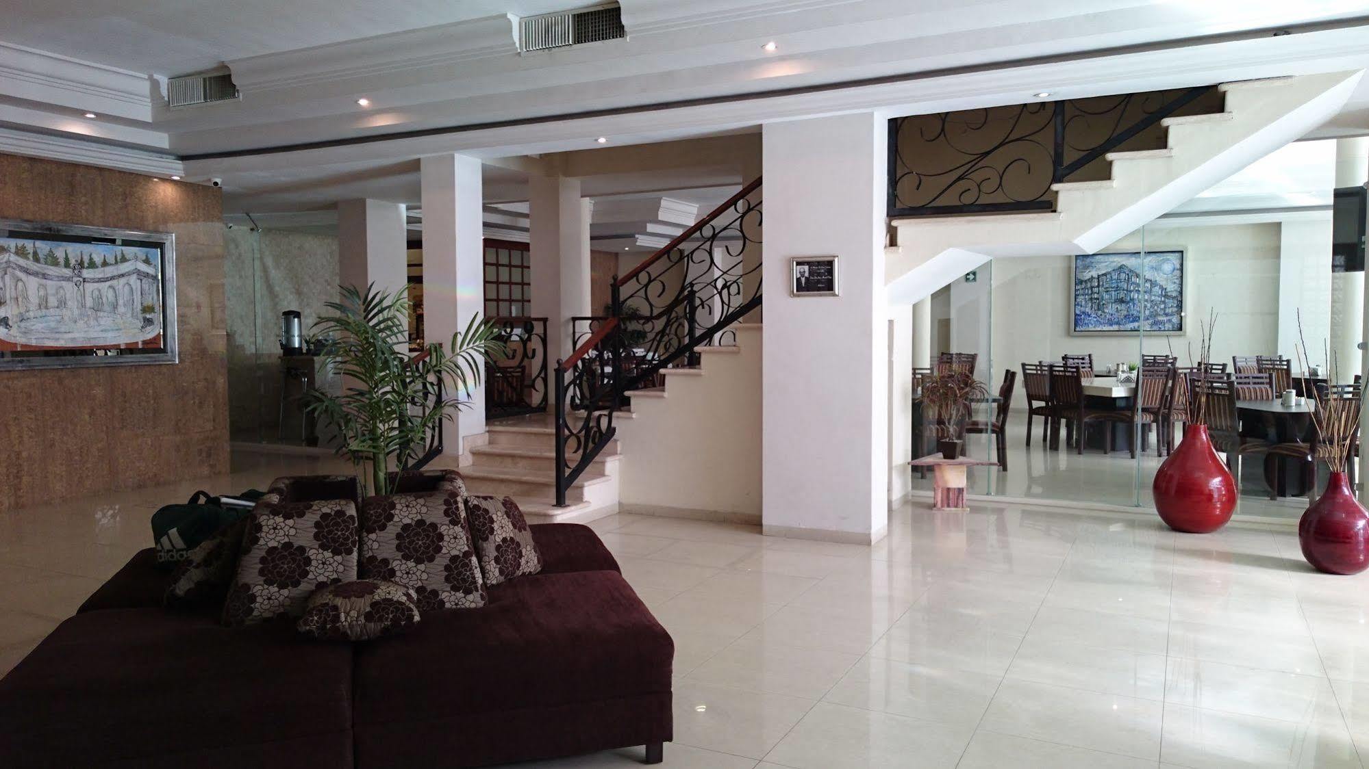 Savoy Express Hotel Torreón Exterior foto